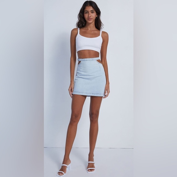 NWT WeWoreWhat Light Blue Denim Cut Out Mini Skirt with Silver Buckle - Picture 2 of 11